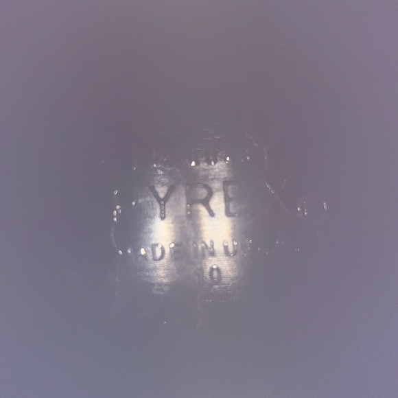 Vintage Pyrex Snowflake Turquoise 1 1/2 Quart Divided Dish with Lid - Picture 5 of 6